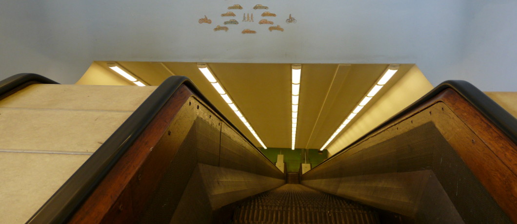 de voetgangerstunnel onderdeel van de Maastunnel Rotterdam, Holland