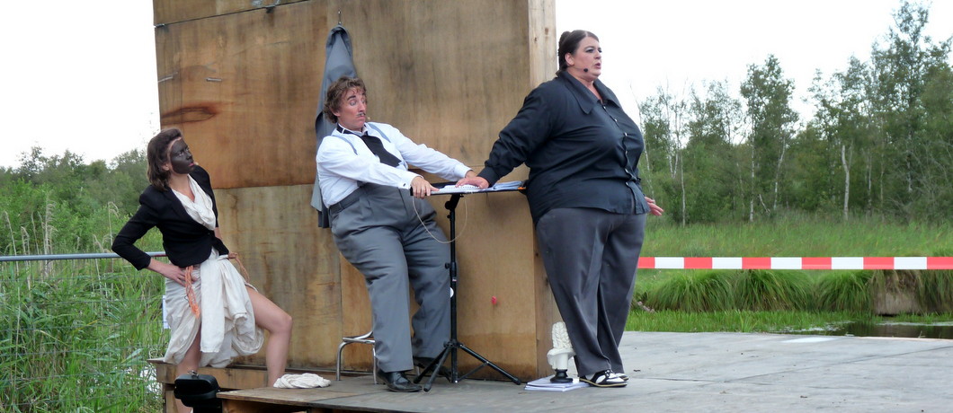 scène uit Opera Passé opgevoerd door Opera Nijetrijne