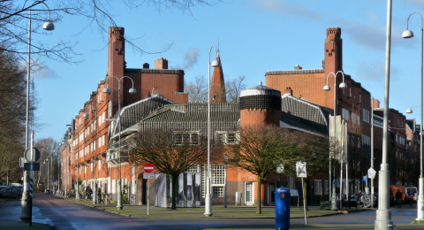 Arbeiderspaleis Het Schip, beroemdste gebouw van de Amsterdamse School