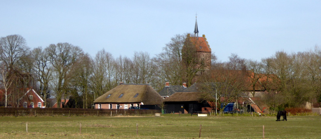 Brinkdorp Anloo met romaanse kerk