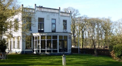 Landhuis De Jufferen Lunsingh in Westervelde: slapen, eten en de romantiek van oud geld