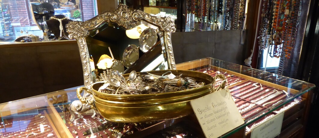 Lyppens schaal met zilver