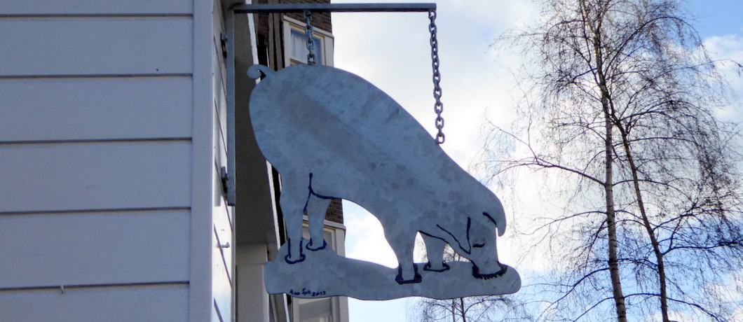 Uithangbord van De Pasteibakkerij in Amsterdam