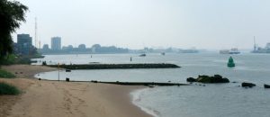 Strand van het Quarantaineterrein aan de Maas