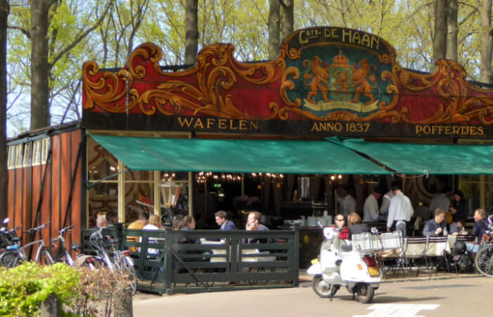 Antieke poffertjeskraam De Haan in Laren.