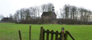 Kerk van Aalsum op een terp