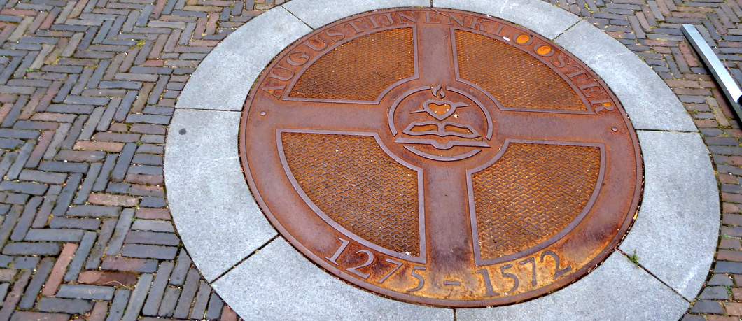 Gedenkplaat Augustijnenklooster Het Hof van Nederland - foto Davides.nl
