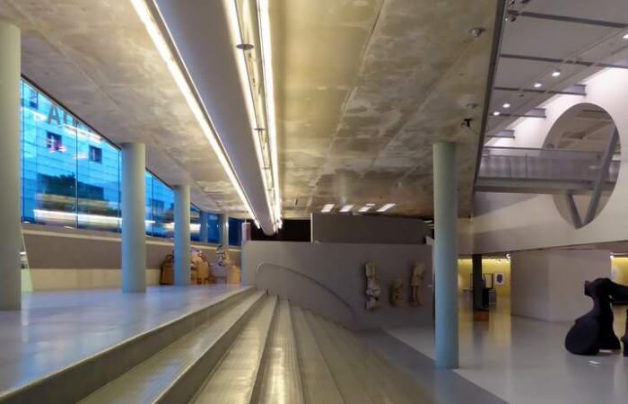 Trappen en zichtlijnen van het CODA Museum