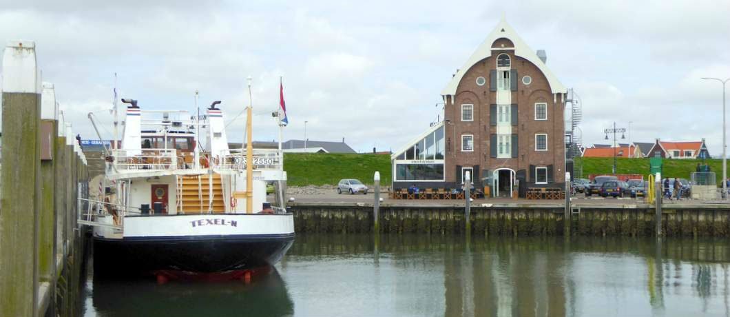 Visrestaurant 't Pakhuus alleen op de kade