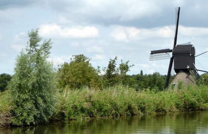 Molen bij het fietsen door het Groene Hart