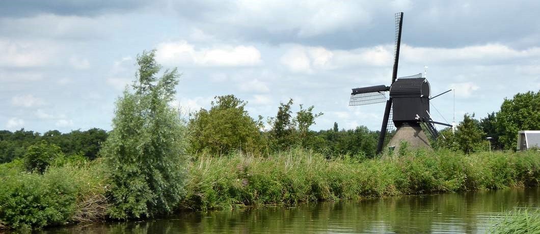 Molen bij het fietsen door het Groene Hart