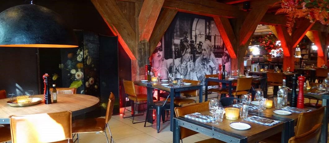 Sfeer in restaurant Van Rossum