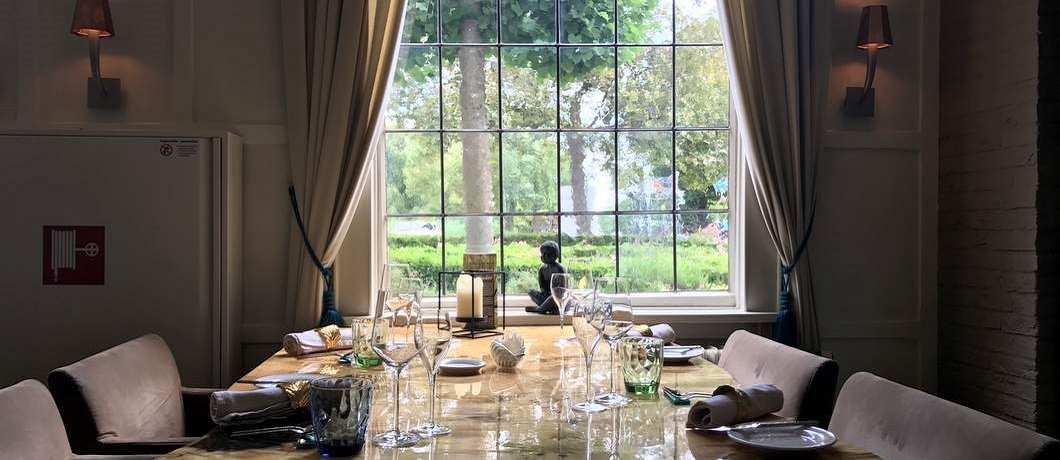 Diner in restaurant Ross Lovell