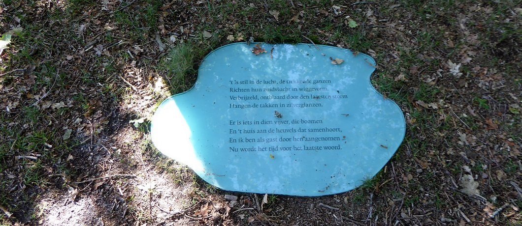 Gedichten in het bos onderweg tijdens geluidswandeling Deep Down