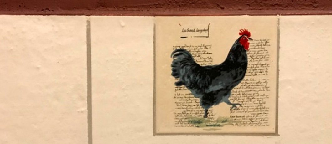 Ook tegels van haantjes bij restaurant Van Hal in Voorst