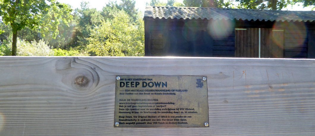 Het bankje is het startpunt van de geluidswandeling Deep Down van Soundtrackcity