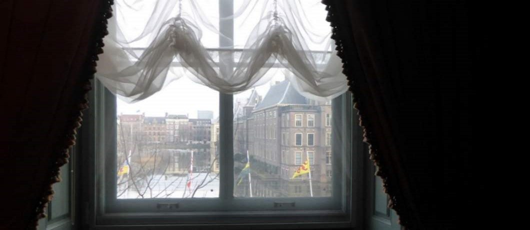 Uitzicht op de Hofvijver vanaf Galerij Prins Willem V