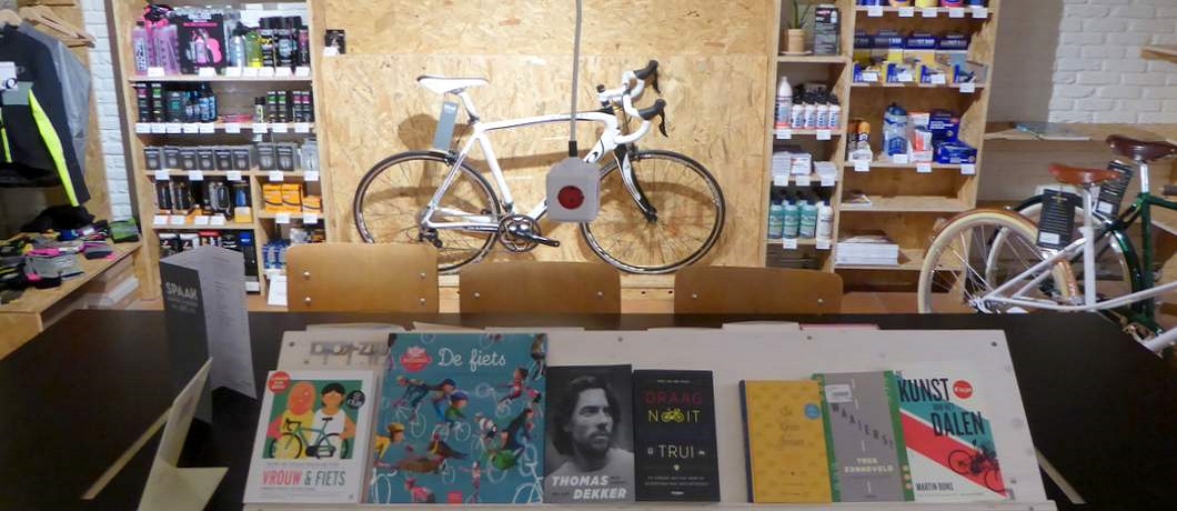 Boeiende boeken op de leestafel bij Spaak