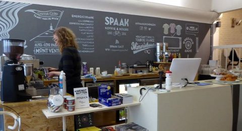 Spaak: koffie & koers, gezellige koffiebar en fietsenwinkel