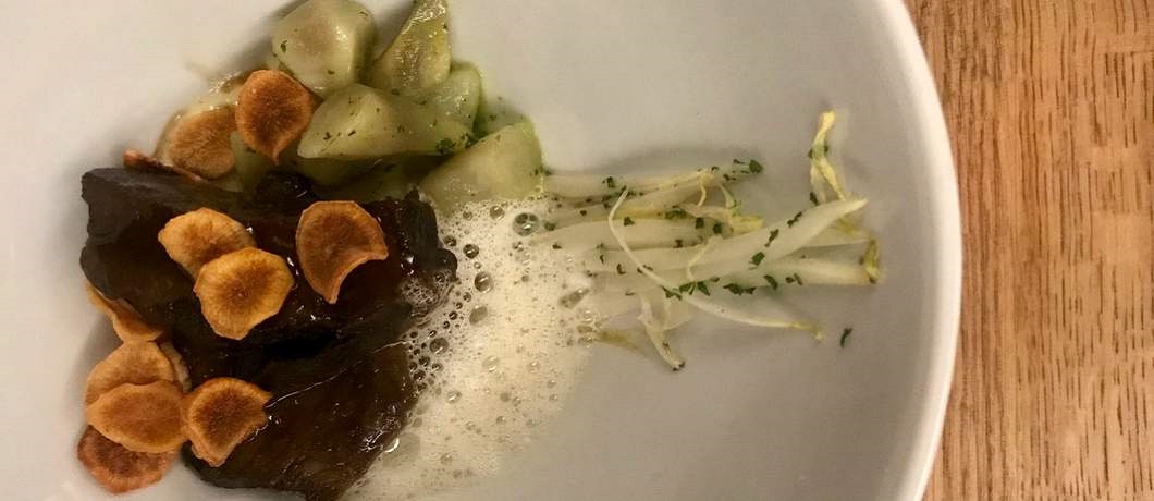 Zachtgegaarde kalfswang bij restaurant Nova