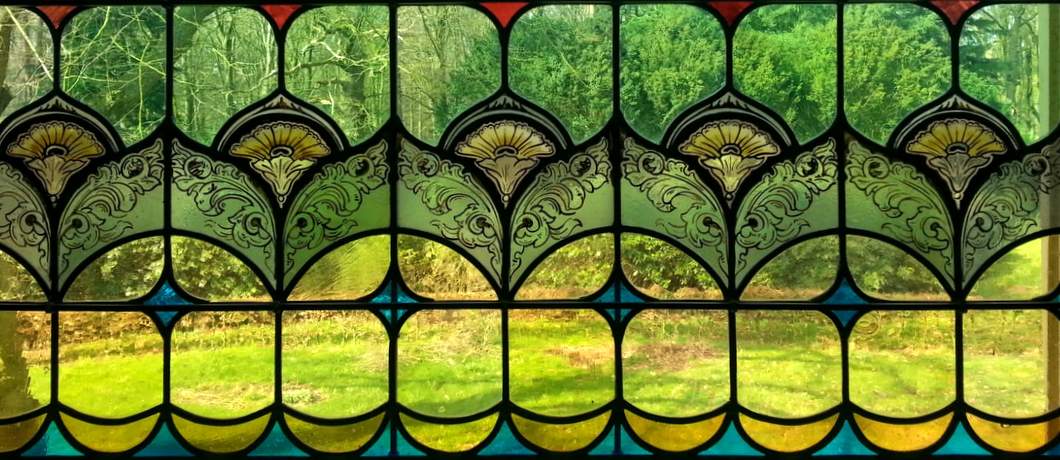 Jugendstil glas-in-loodramen in villa Oud Groevenbeek