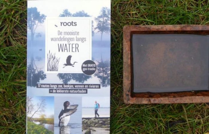 Wandelgids De mooiste wandelingen langs WATER van Roots magazine