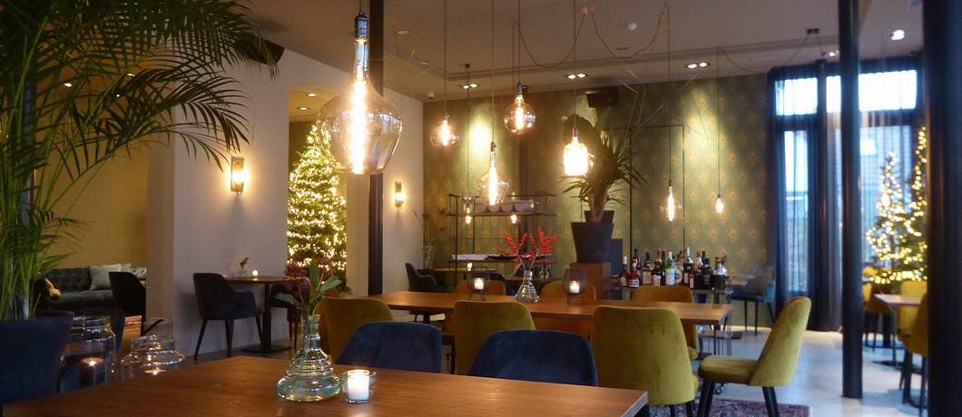 Doorkijkje in het restaurant van hotel De Heerlyckheid