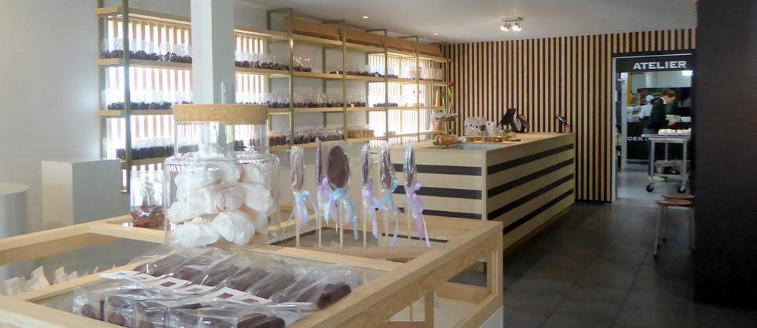 Het mooie interieur met horizontale en verticale lagen bij Koek en Chocolade