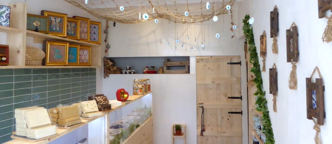 Ongebrande verse noten en eigen halva bij de Zoetterette