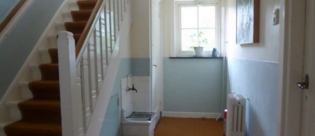 Originele wasbak naast de wc in B&B Villa Boskamp