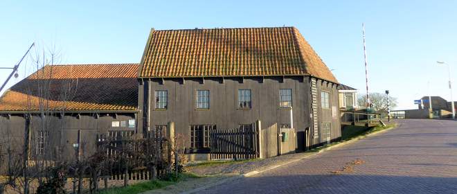 Het houten gebouw van Scheepswerf De Hoop uit 1694 