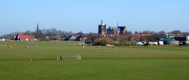 Uitzicht op Workum vanaf de oude zeedijk