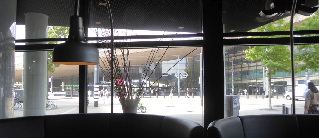 Uitzicht vanaf Trattoria A Proposito op Rotterdam Centraal