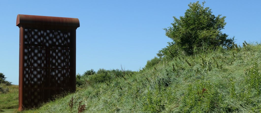 Moiré patroon in sculptuur op De Nollen bij Den Helder.