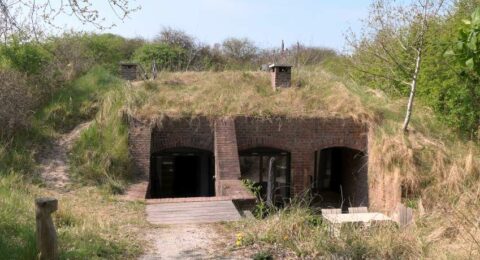 Slapen in de sfeervolle Cocondo bunker bij Hoek van Holland