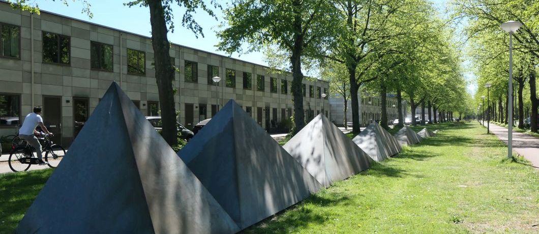 Kunstwerk op de Hugo de Vrieslaan bij Tuindorp Watergraafsmeer, Amsterdam.